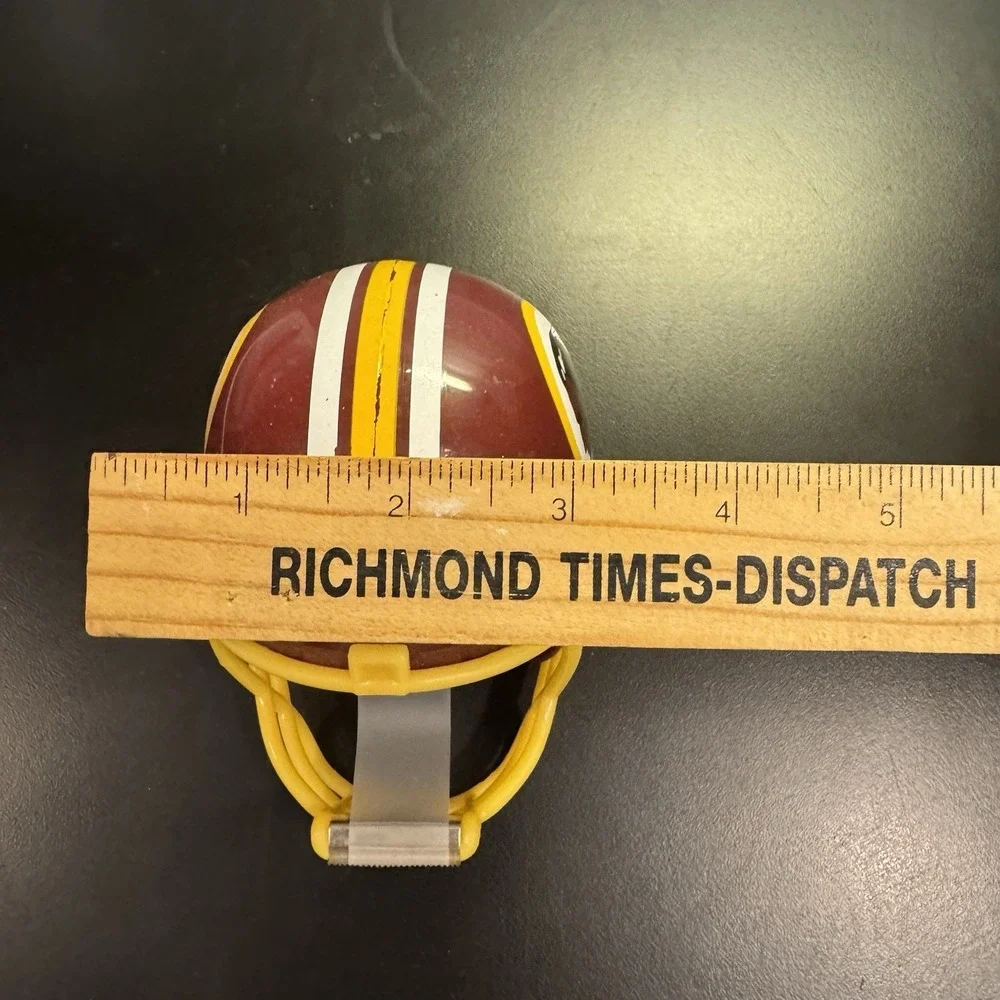 3M Scotch Tape Dispenser - Washington Redskins‎ Football NFL Helmet W/ Tape